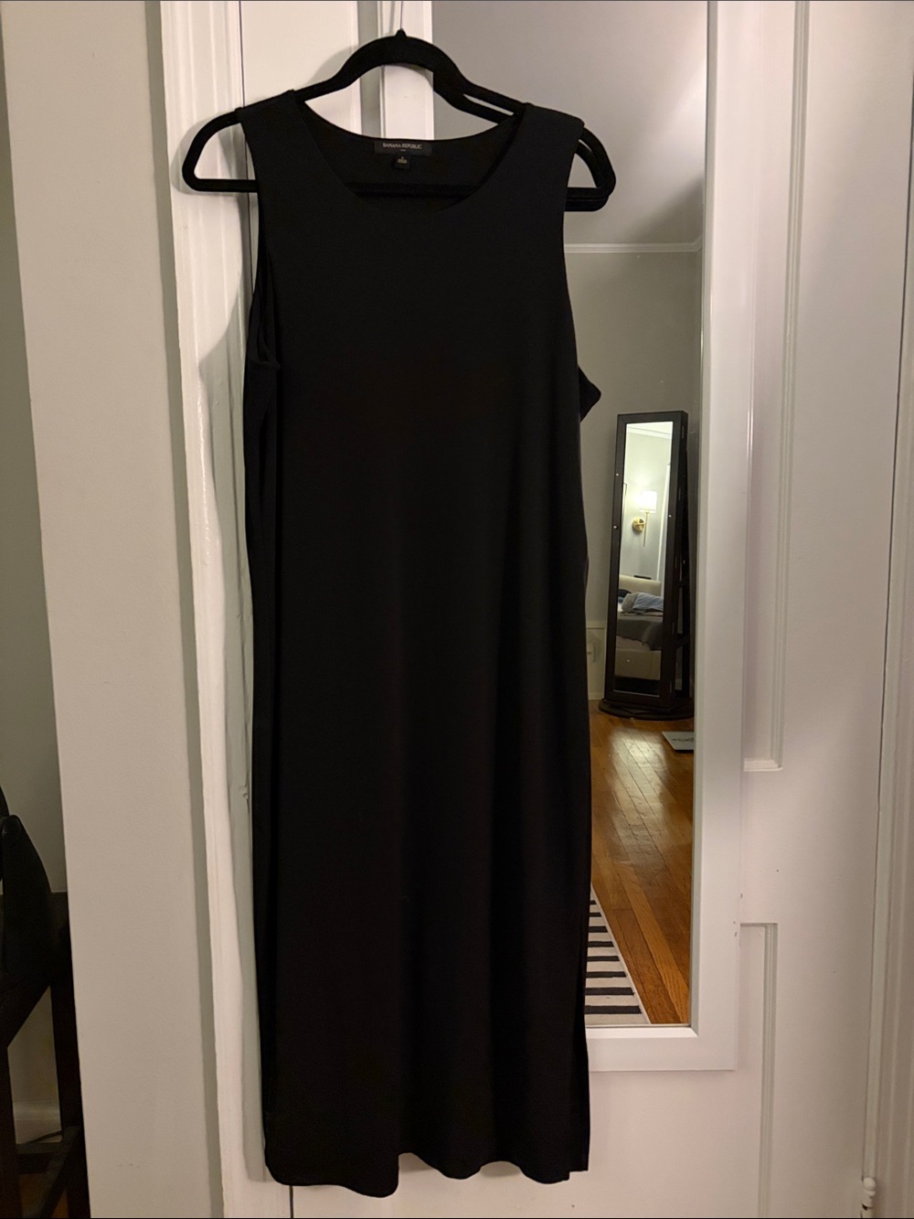 Banana Republic Black Sleeveless Midi Shift Dress